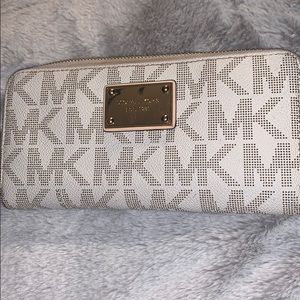 White Michael Kors Authentic Wallet